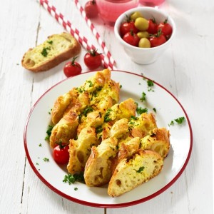 Pain farci au fromage de chèvre et aux herbes