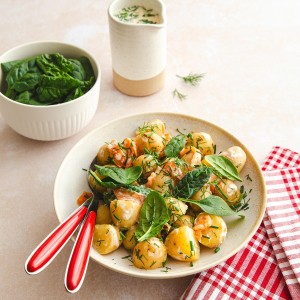 Salade de pommes de terre, truite fumée et sauce légère