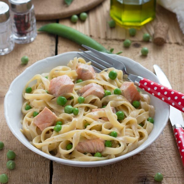 Tagliatelles au saumon et petits pois Régilait